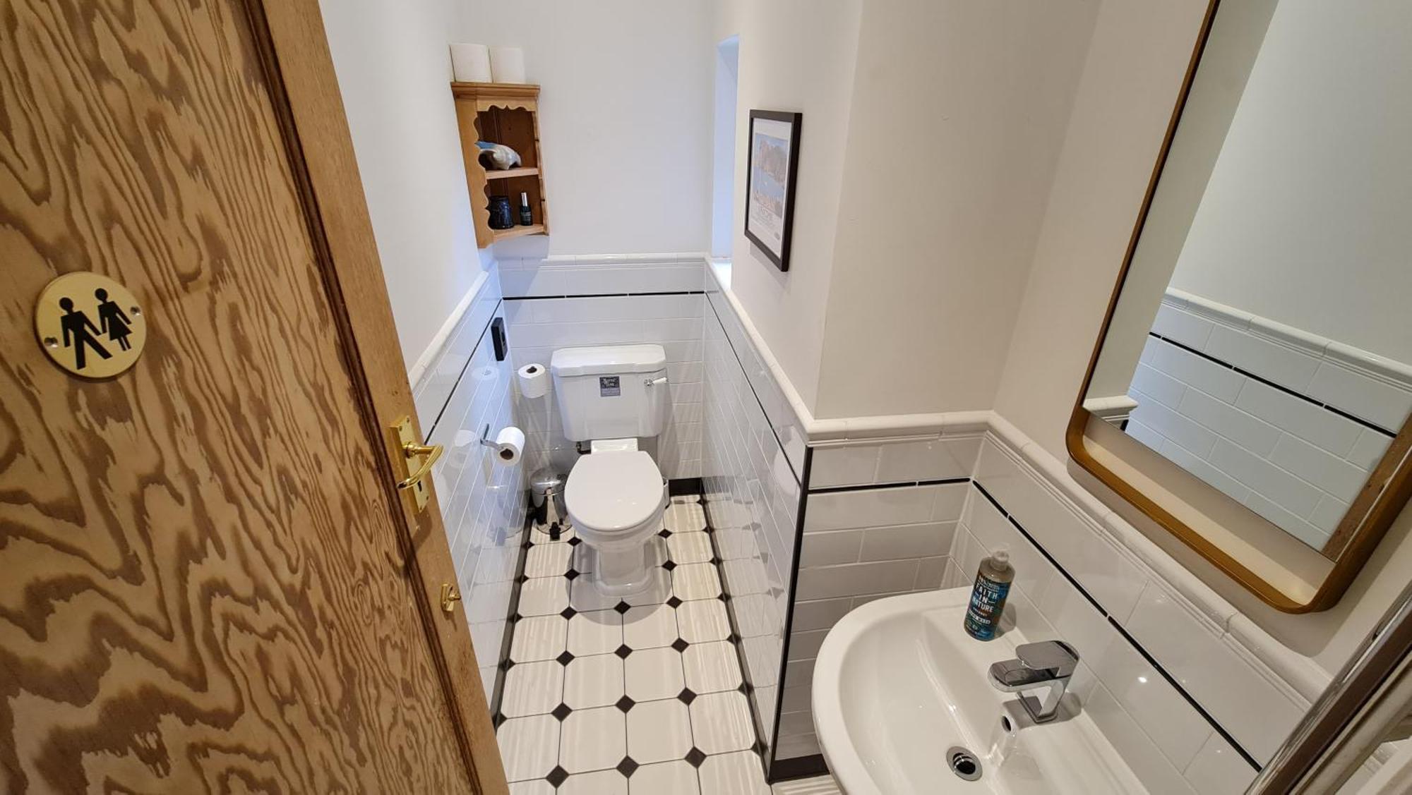 Newberry Wood Guesthouse 伊尔弗勒科姆 客房 照片