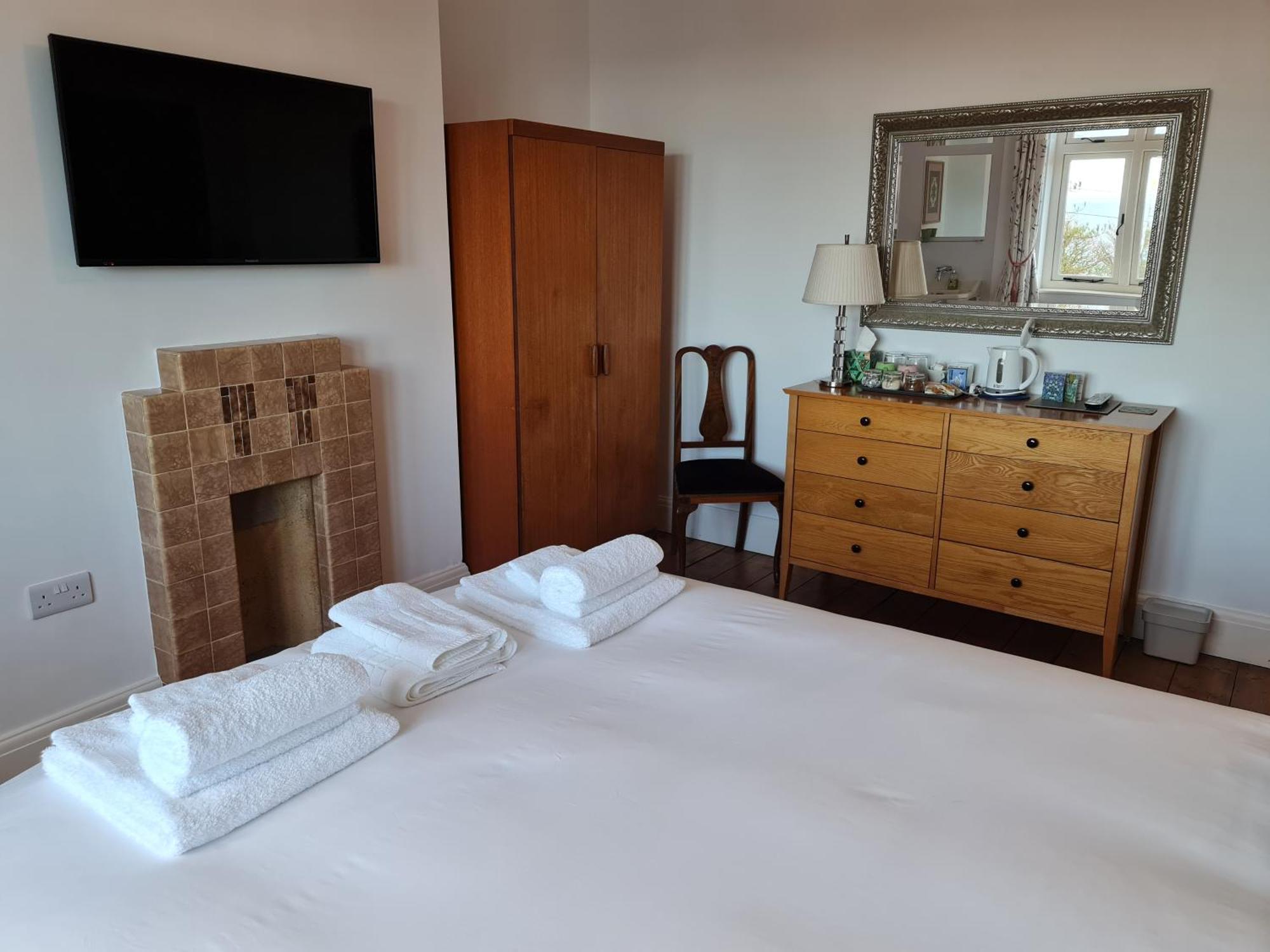 Newberry Wood Guesthouse 伊尔弗勒科姆 客房 照片