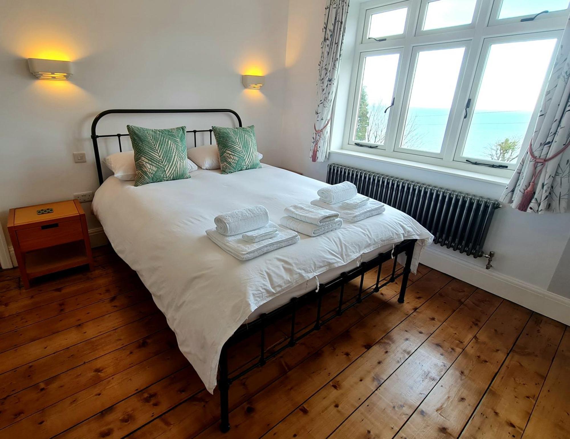 Newberry Wood Guesthouse 伊尔弗勒科姆 客房 照片