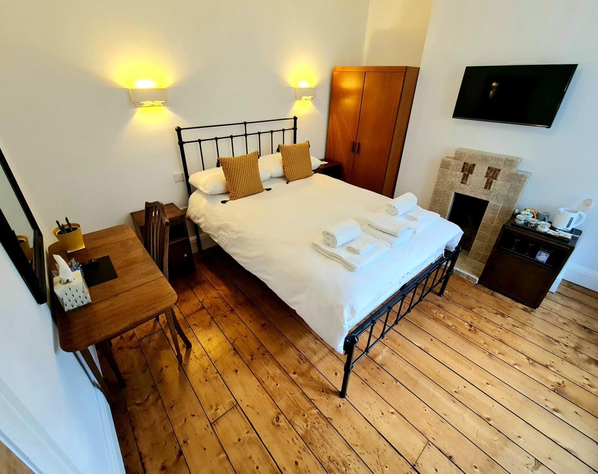 Newberry Wood Guesthouse 伊尔弗勒科姆 客房 照片