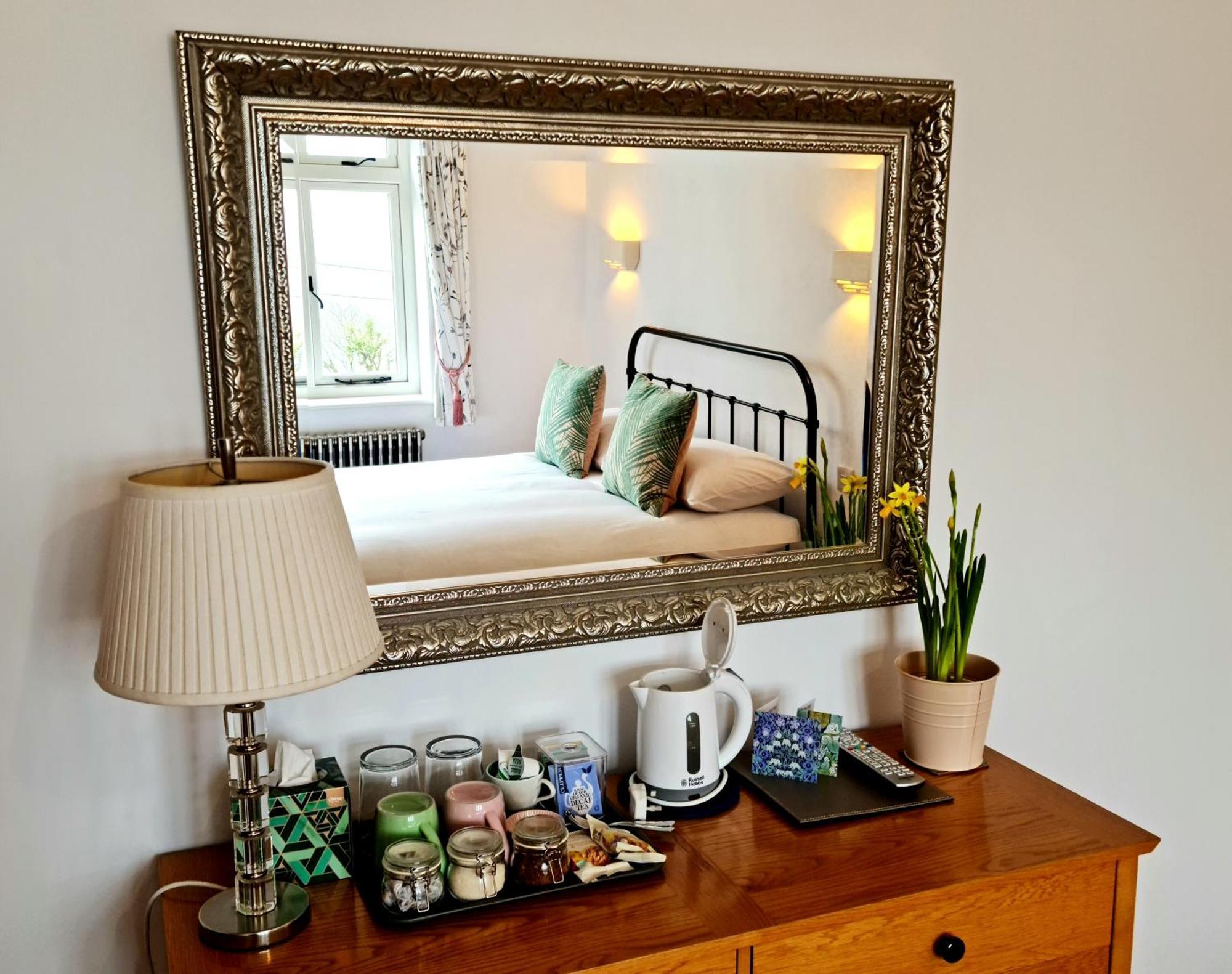 Newberry Wood Guesthouse 伊尔弗勒科姆 外观 照片